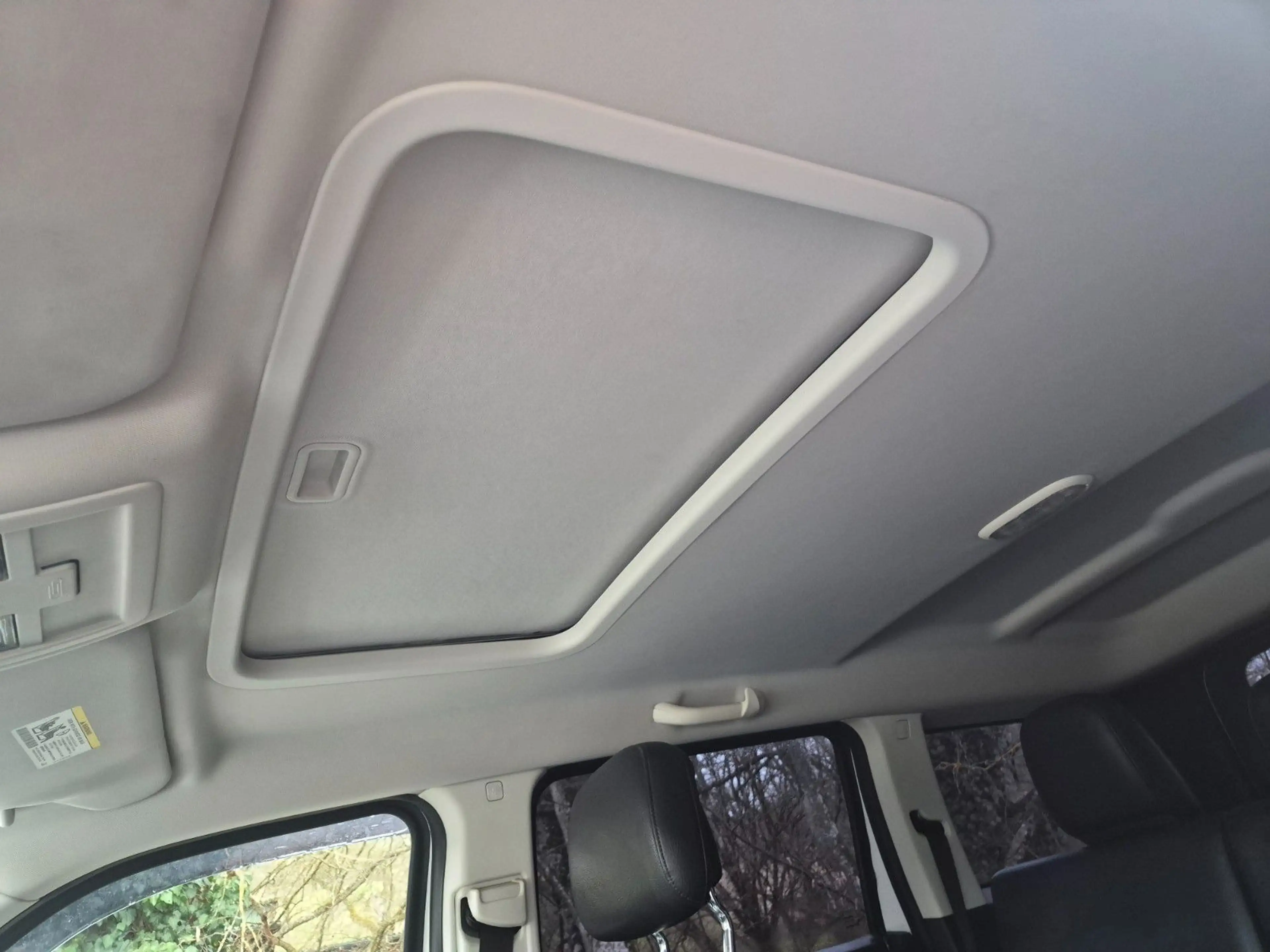 Dodge Nitro R/T — photo 12