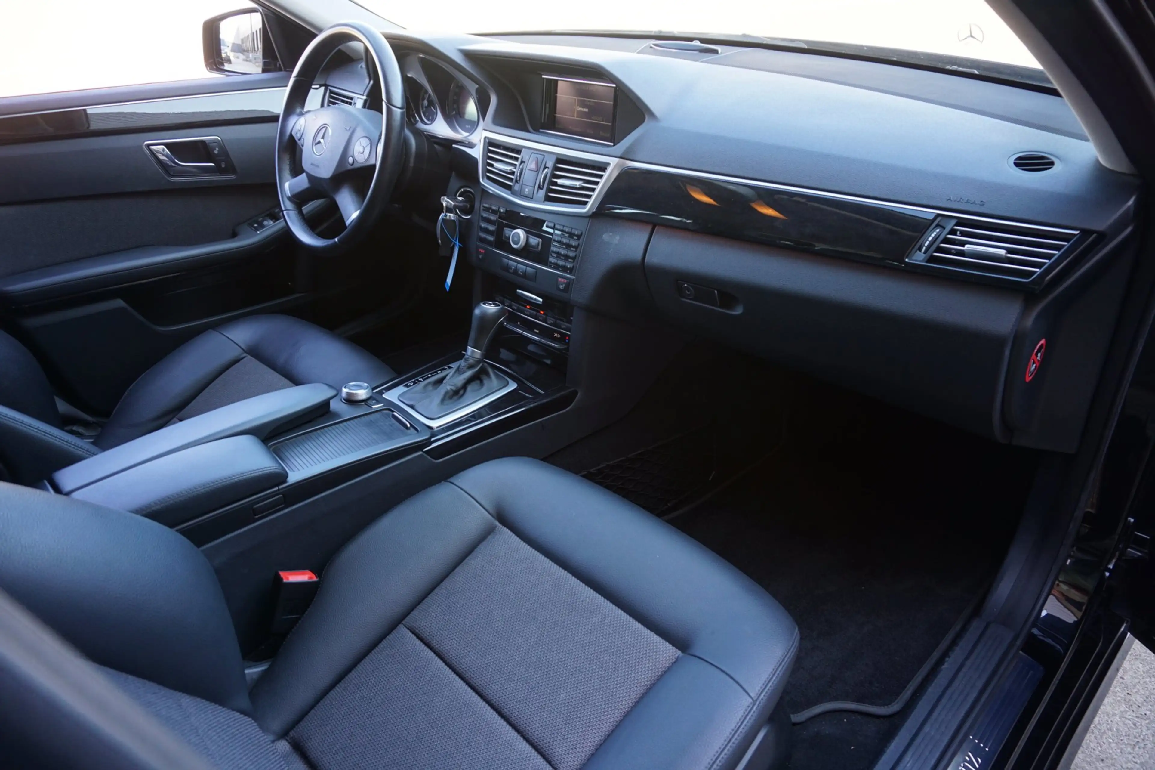 Mercedes-Benz E 250 CGI Business Class Avantgarde — photo 9