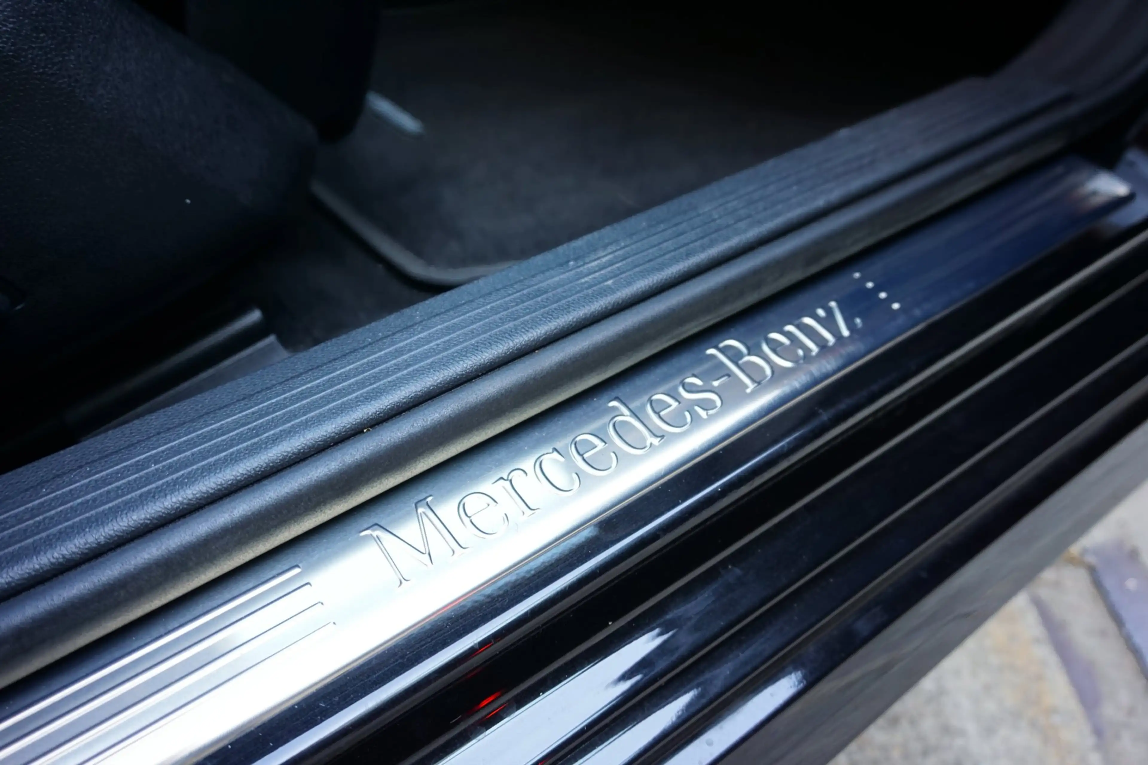 Mercedes-Benz E 250 CGI Business Class Avantgarde — photo 33