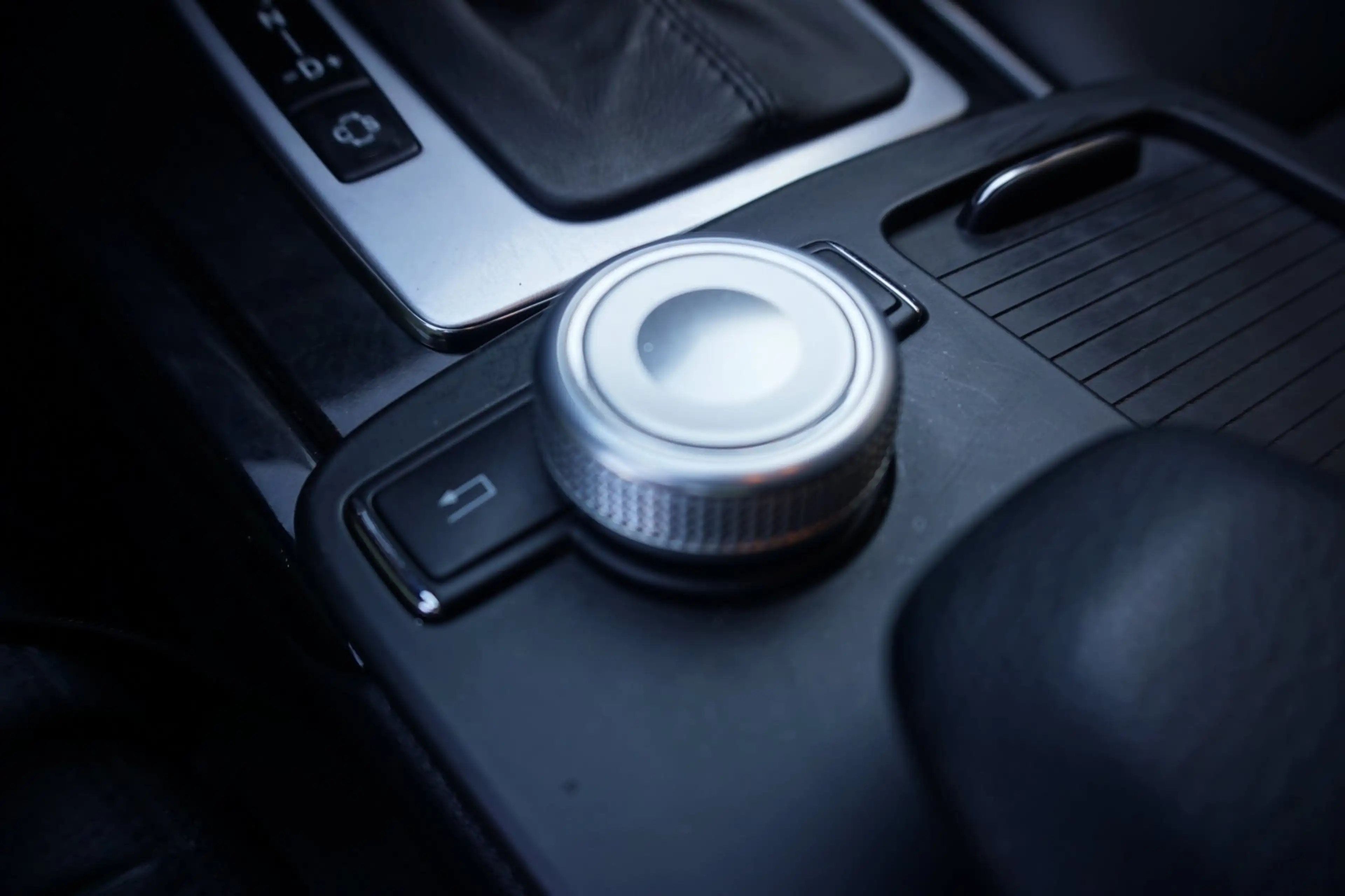Mercedes-Benz E 250 CGI Business Class Avantgarde — photo 21