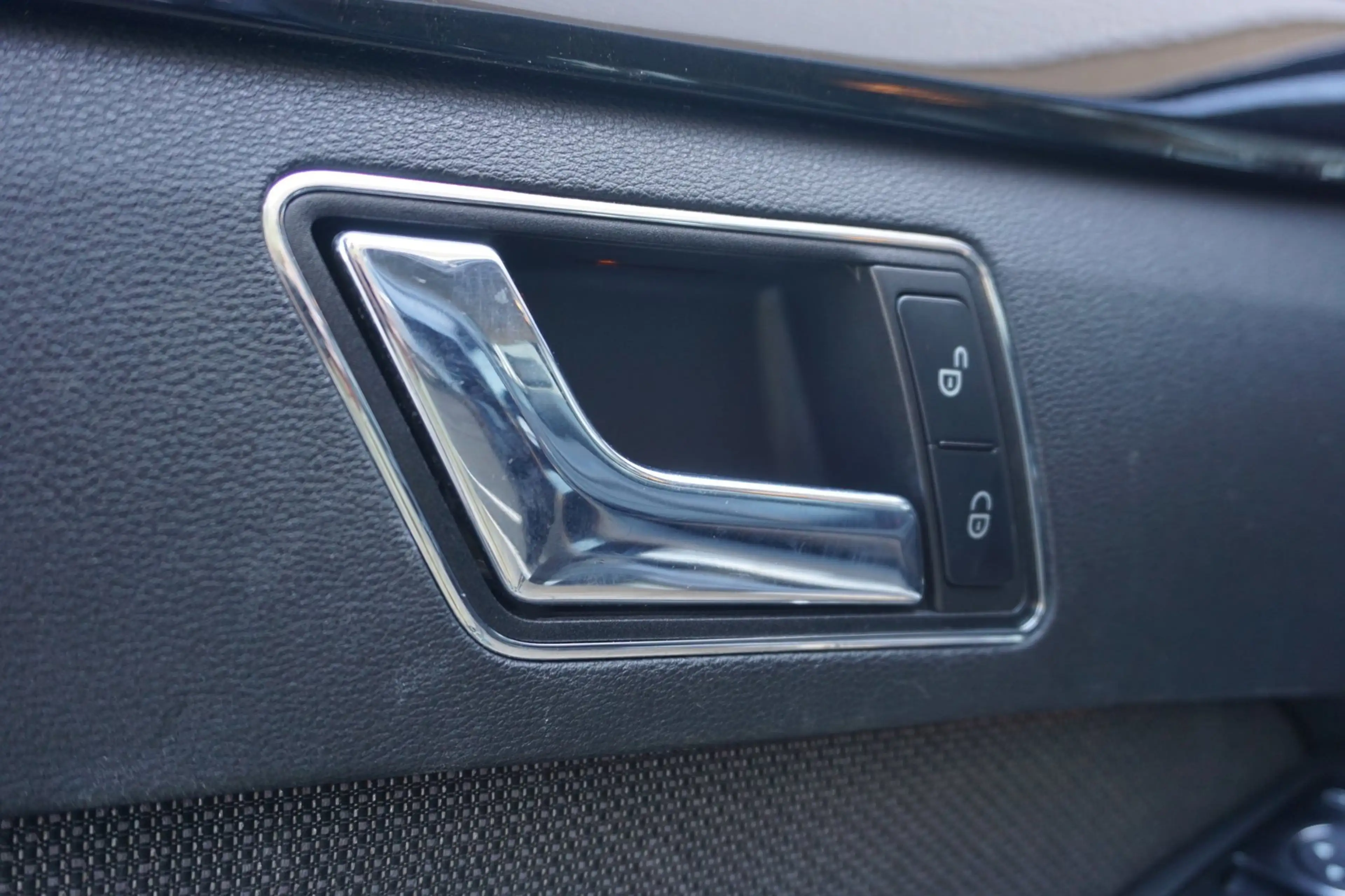 Mercedes-Benz E 250 CGI Business Class Avantgarde — photo 12