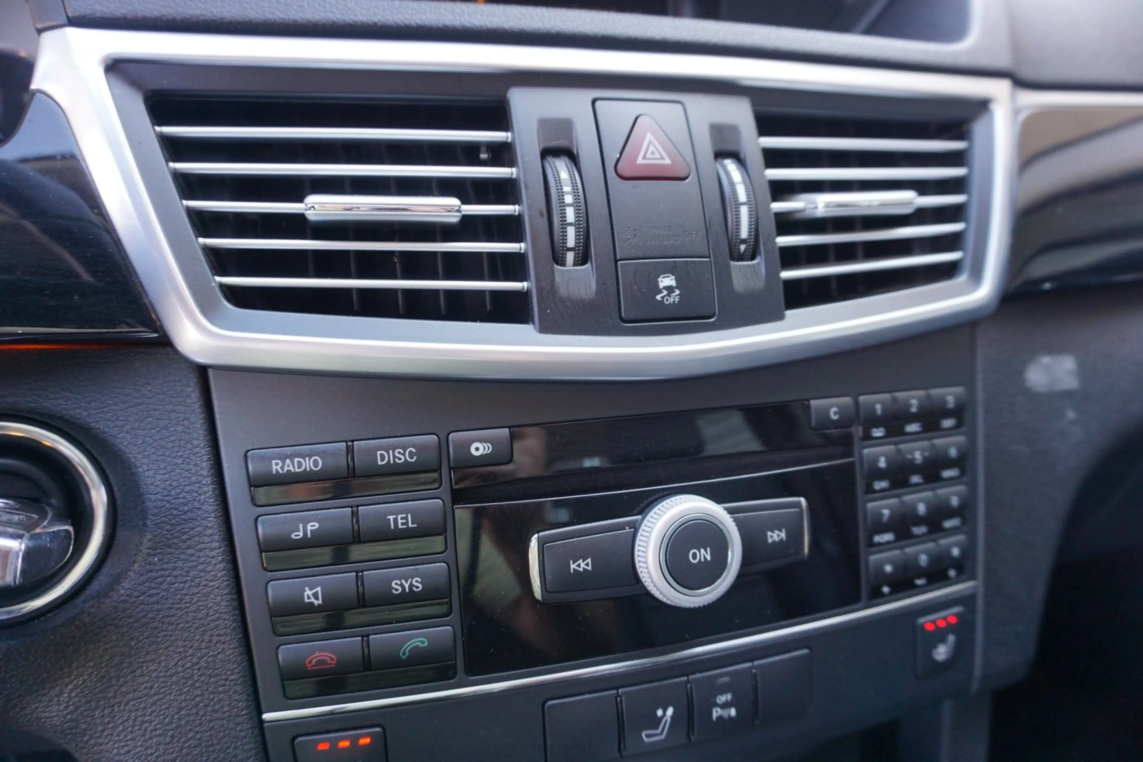 Mercedes-Benz E 250 CGI Business Class Avantgarde — photo 24
