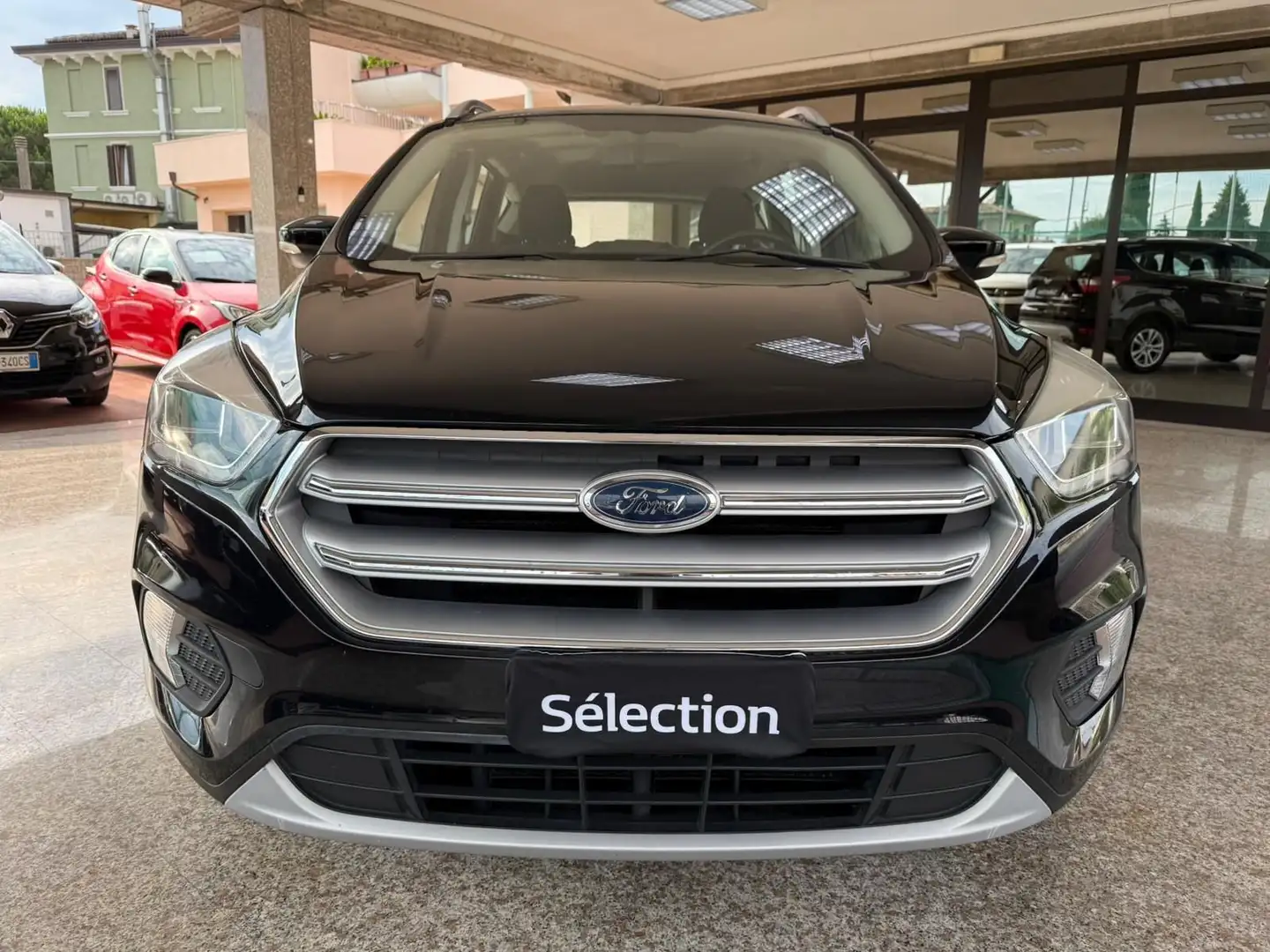 Ford Kuga 1.5 TDCI 120CV S&S 2WD Titanium Noir - 2