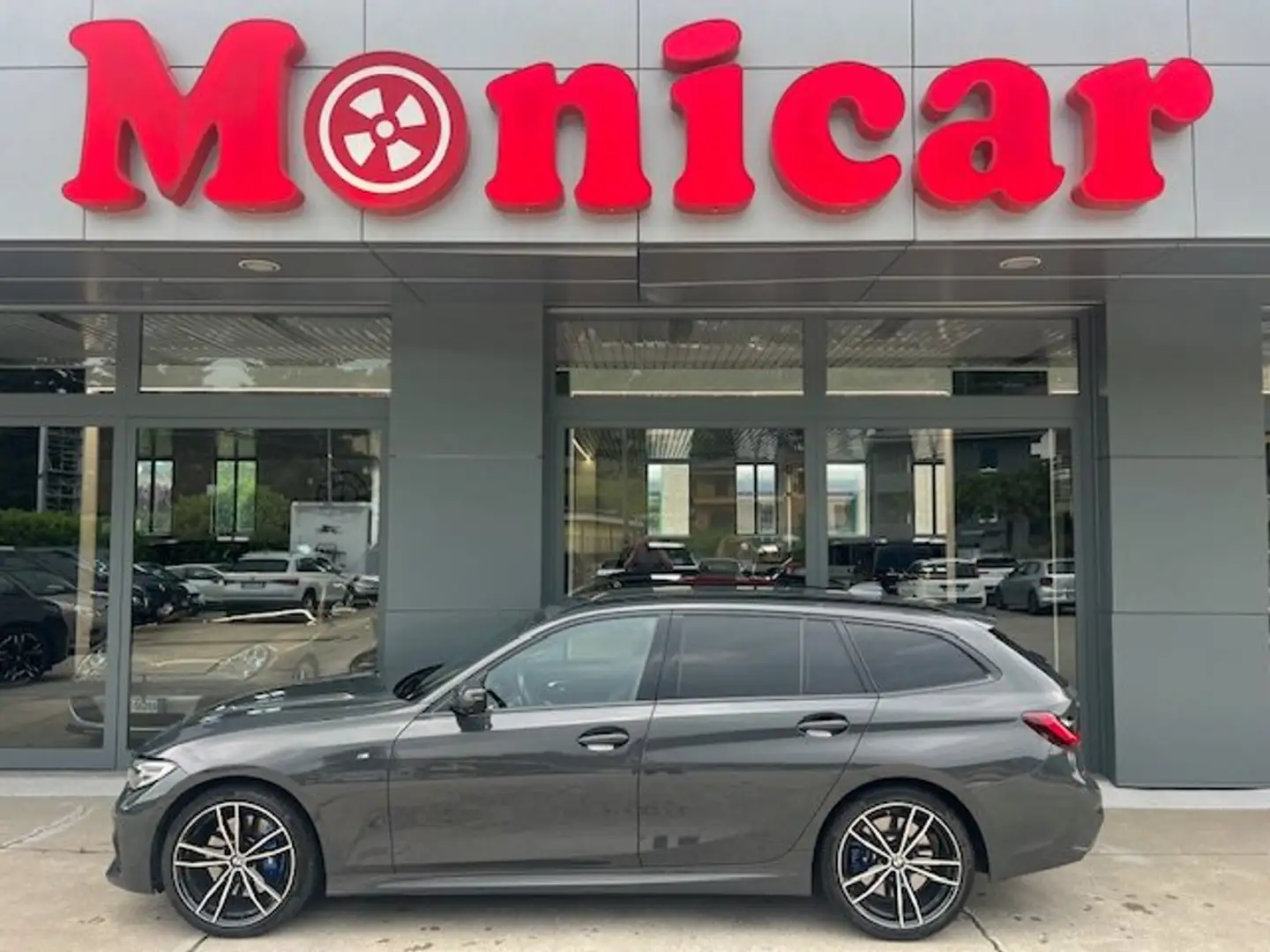 BMW 320 320d Touring mhev 48V xdrive Msport auto Gris - 1