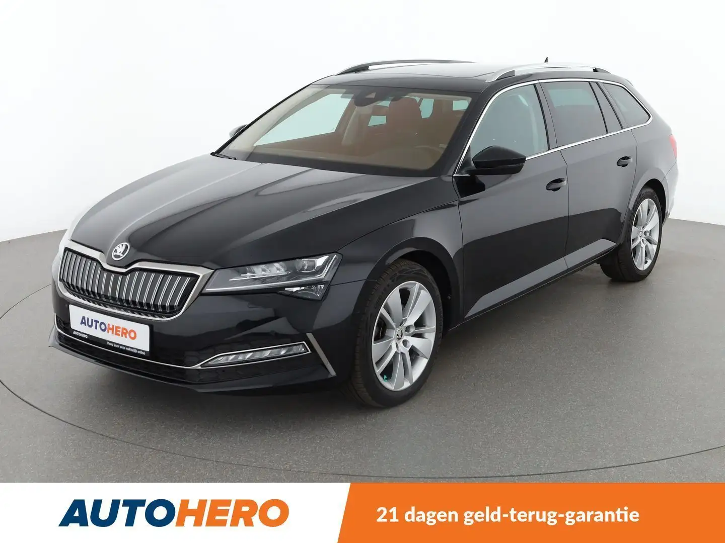 Skoda Superb 1.4 Plug-in Hybrid Style iV Zwart - 1
