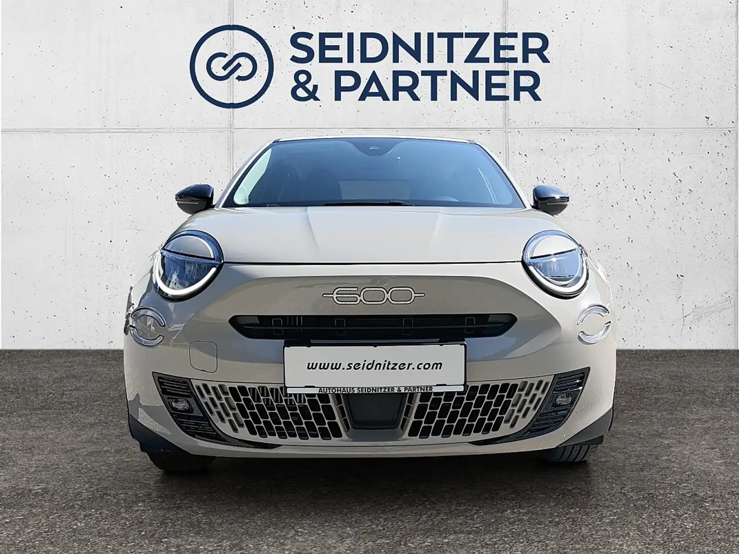 Fiat 600 Hybrid mHEV 145 6-Gang eDCT Beige - 2