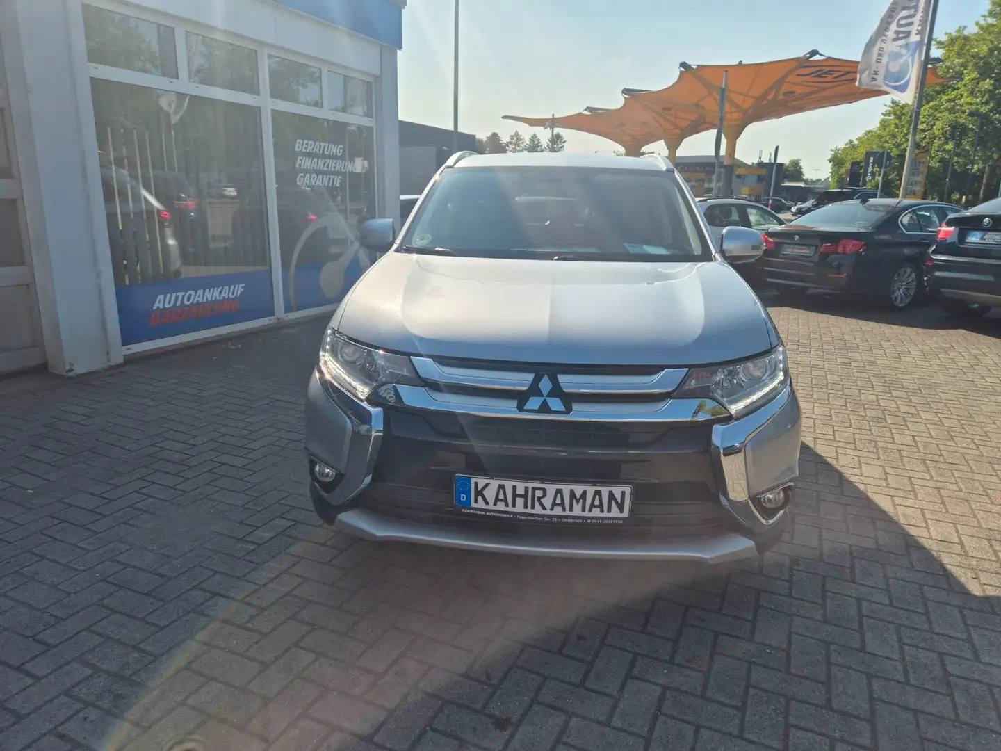 Mitsubishi Outlander Plus 4WD 7 sitze Silber - 2