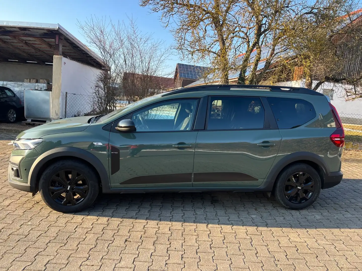 Dacia Jogger Extreme+TCE110 Led Navigation AHK 7Sitzer Grün - 1