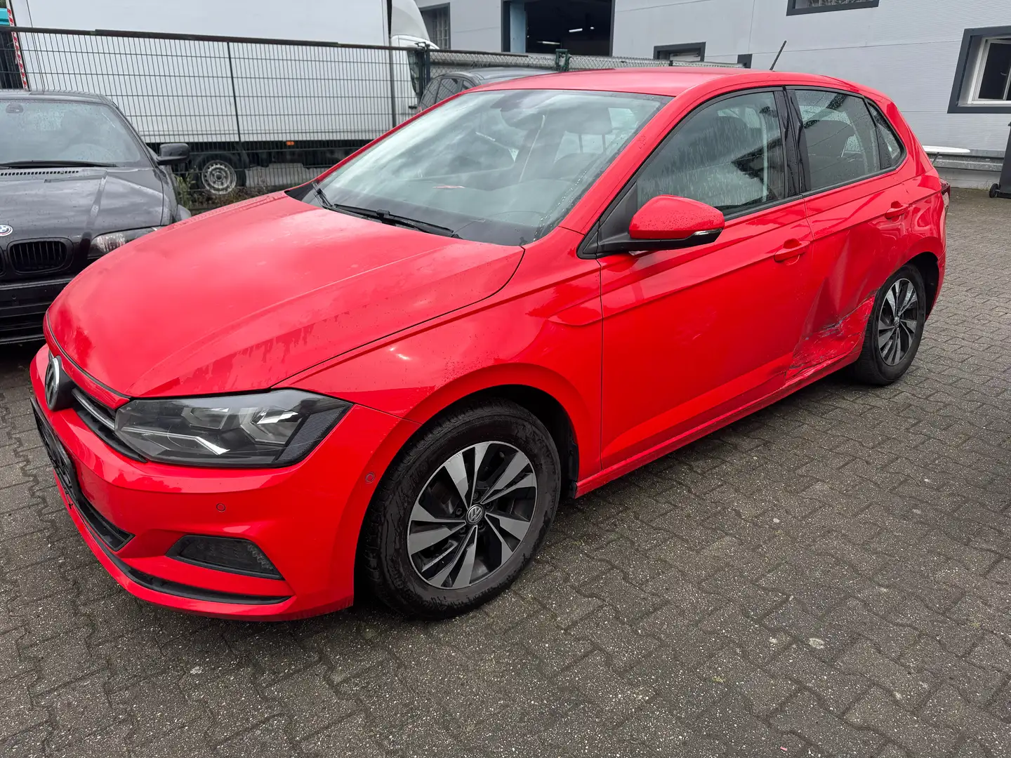 Volkswagen Polo 1.0 Comfortline Rosso - 1