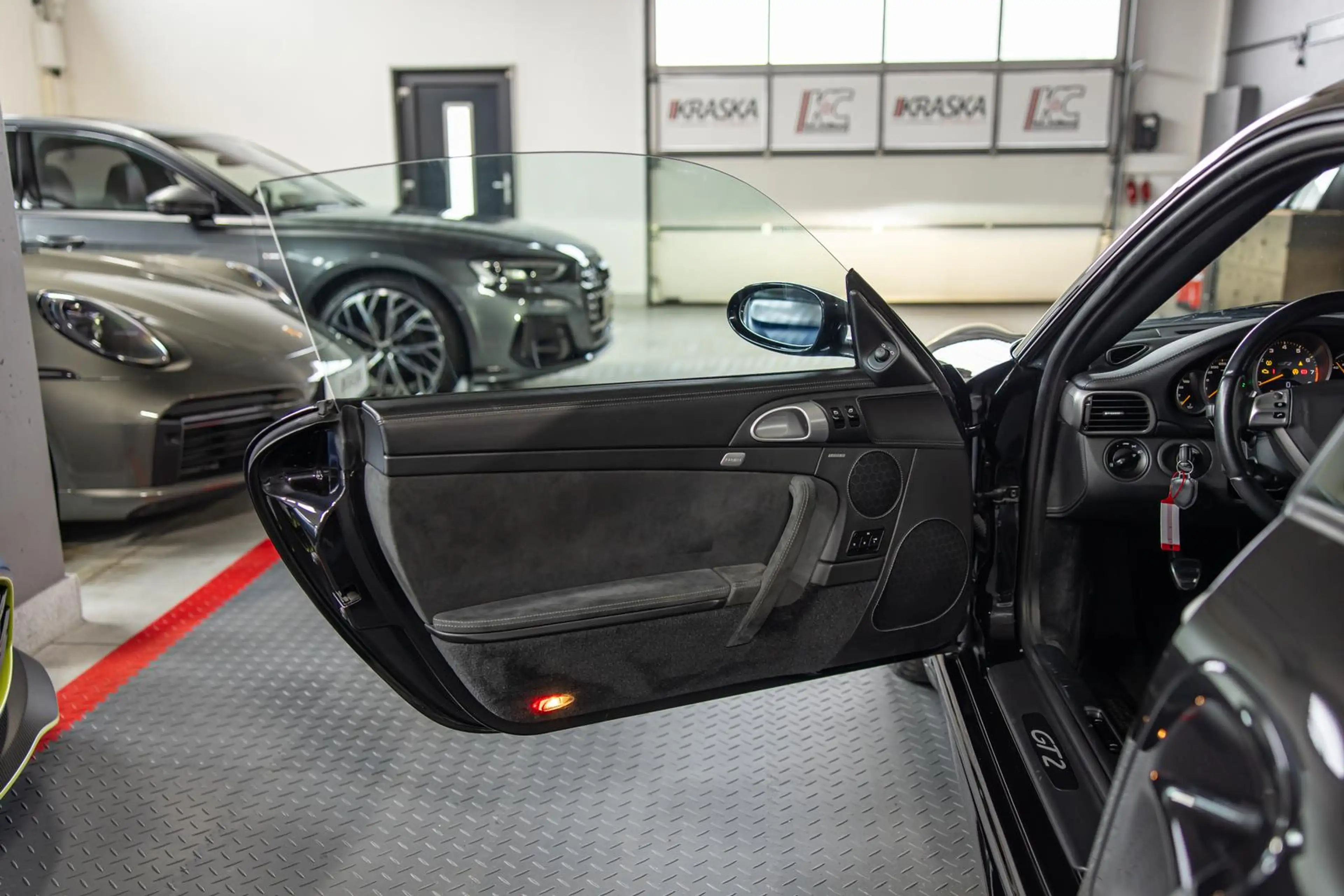 Porsche 911 3.6 Turbo GT2 PDC BOSE KERAMIK VOLL-LEDER — photo 13