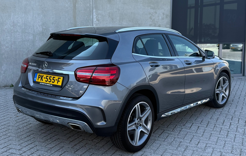 Mercedes-Benz GLA 180 BS 2017 Grijs AMG NAP|LED|APK — photo 17