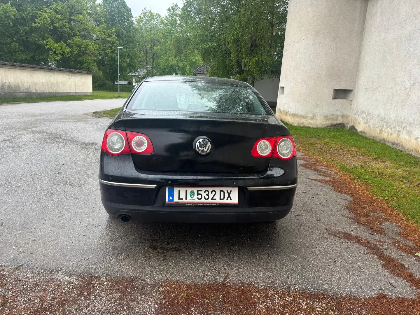 Volkswagen Passat 1.6 TDI Limousine Schwarz - 2