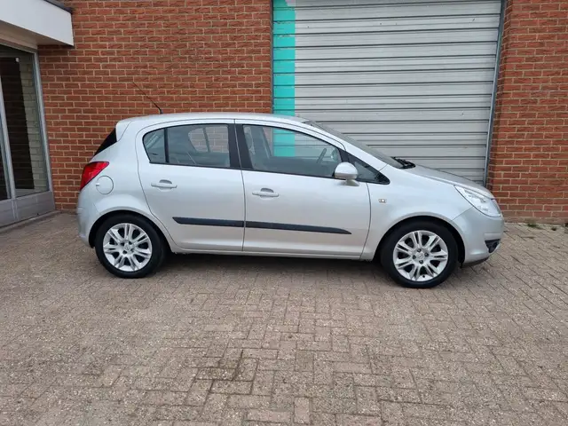 Opel Corsa view 10