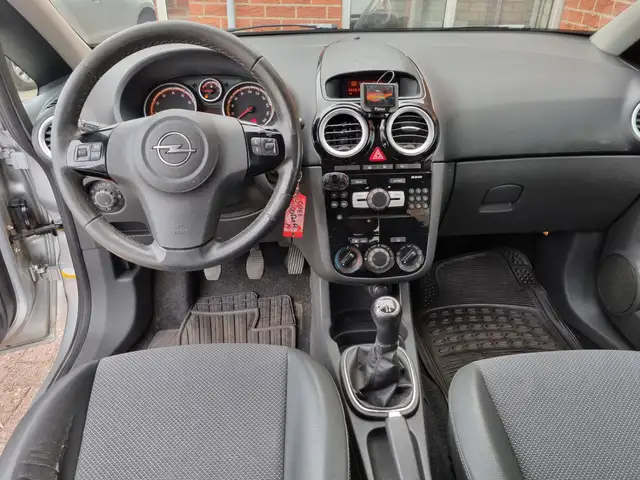 Opel Corsa view 6