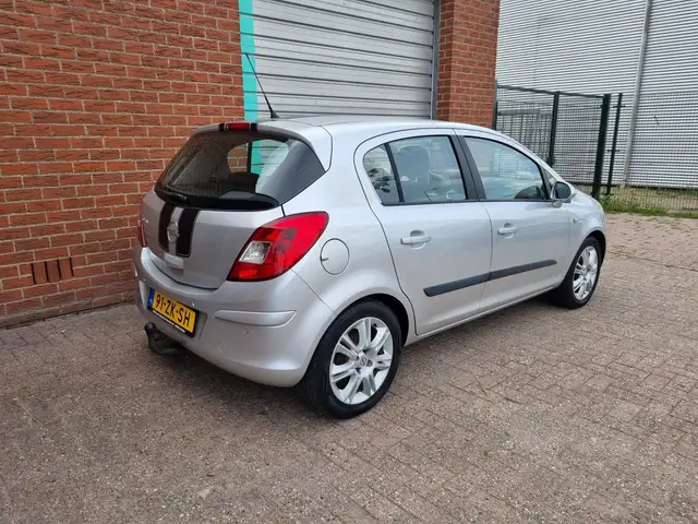 Opel Corsa view 4