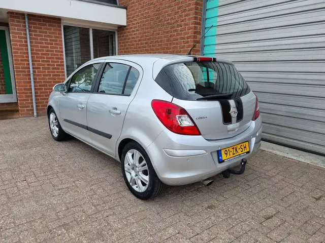 Opel Corsa view 3
