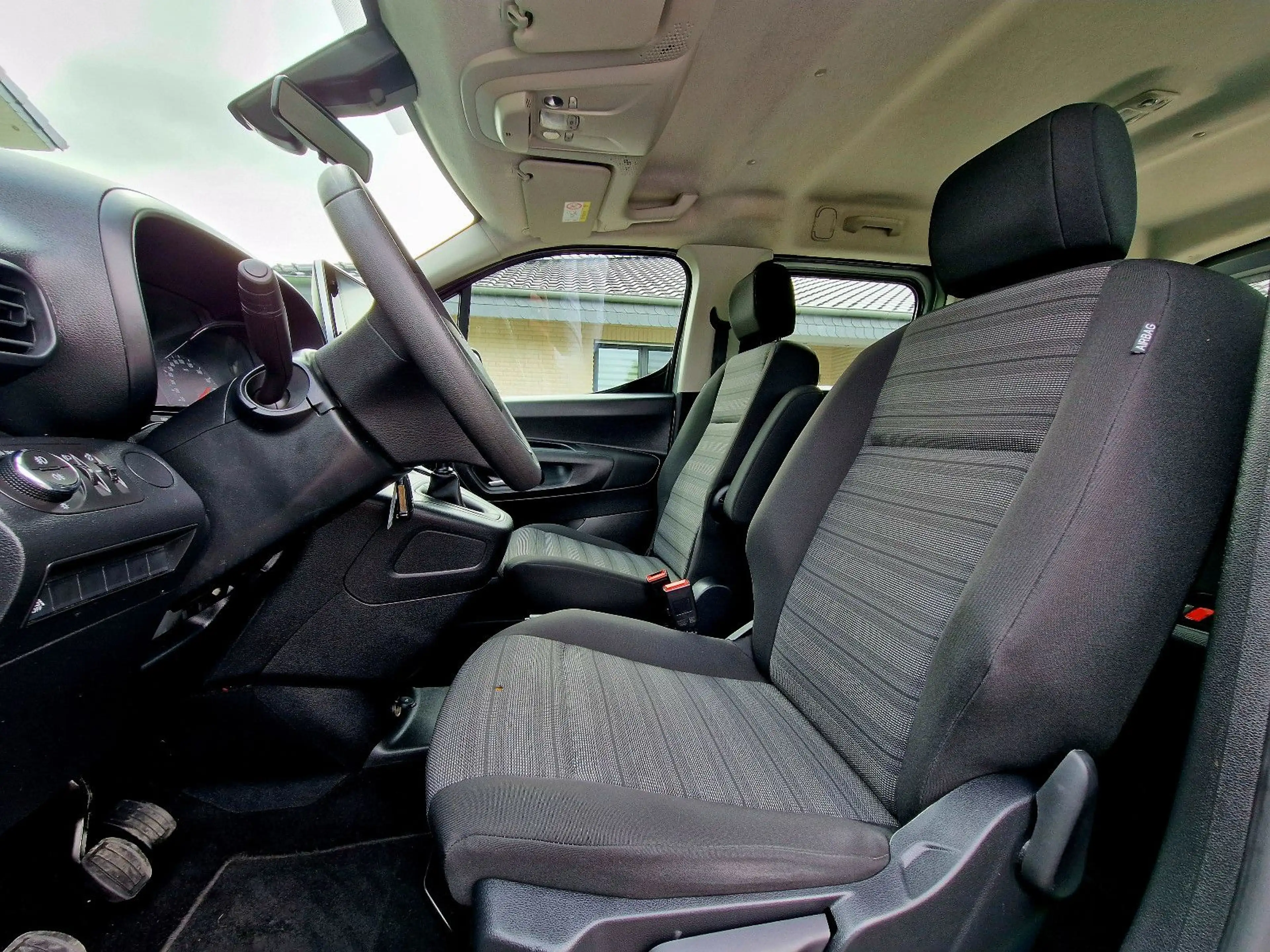 Opel Combo Life E Edition (1. Hand, 5-Sitzer) — photo 14