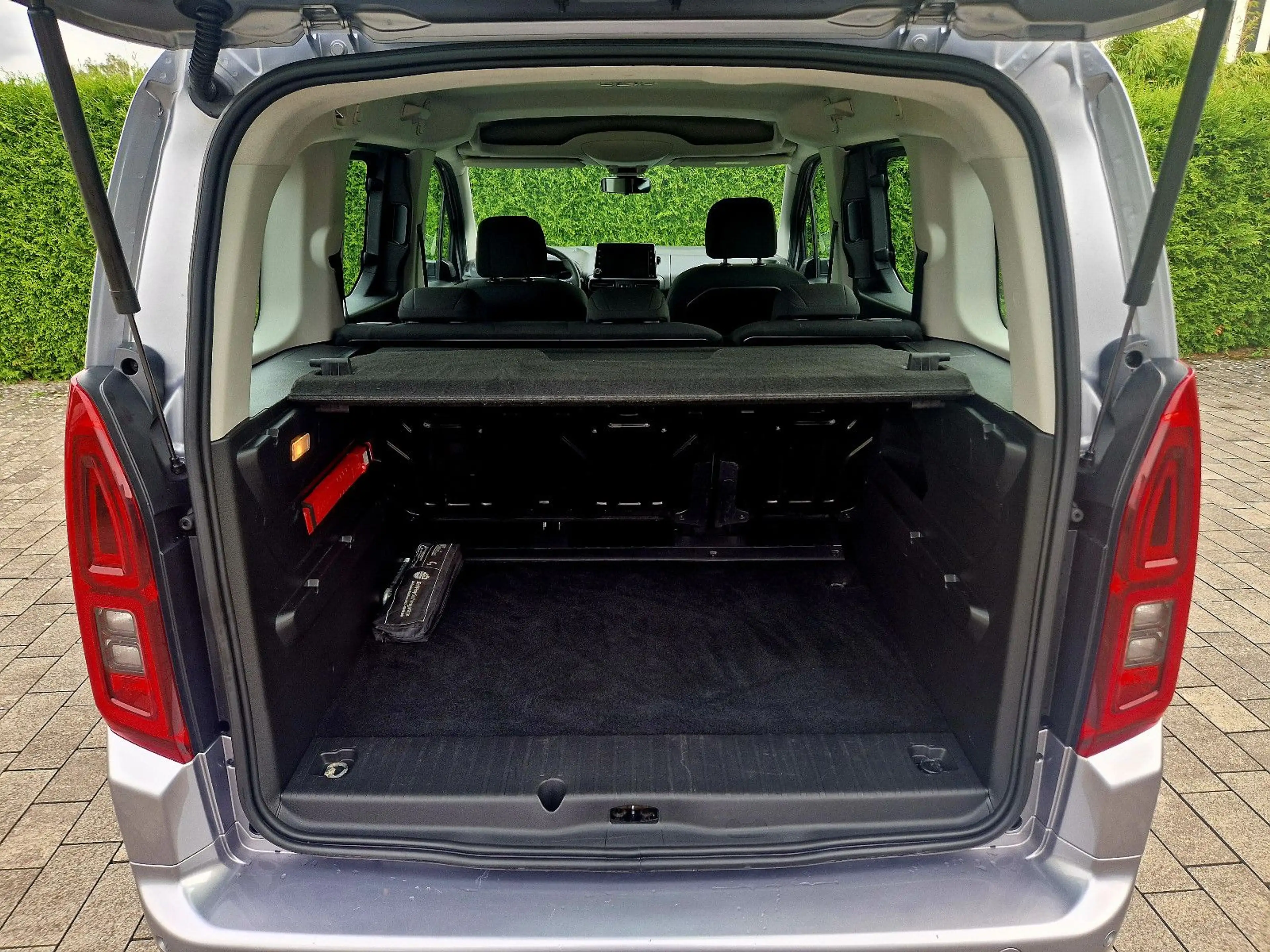 Opel Combo Life E Edition (1. Hand, 5-Sitzer) — photo 11