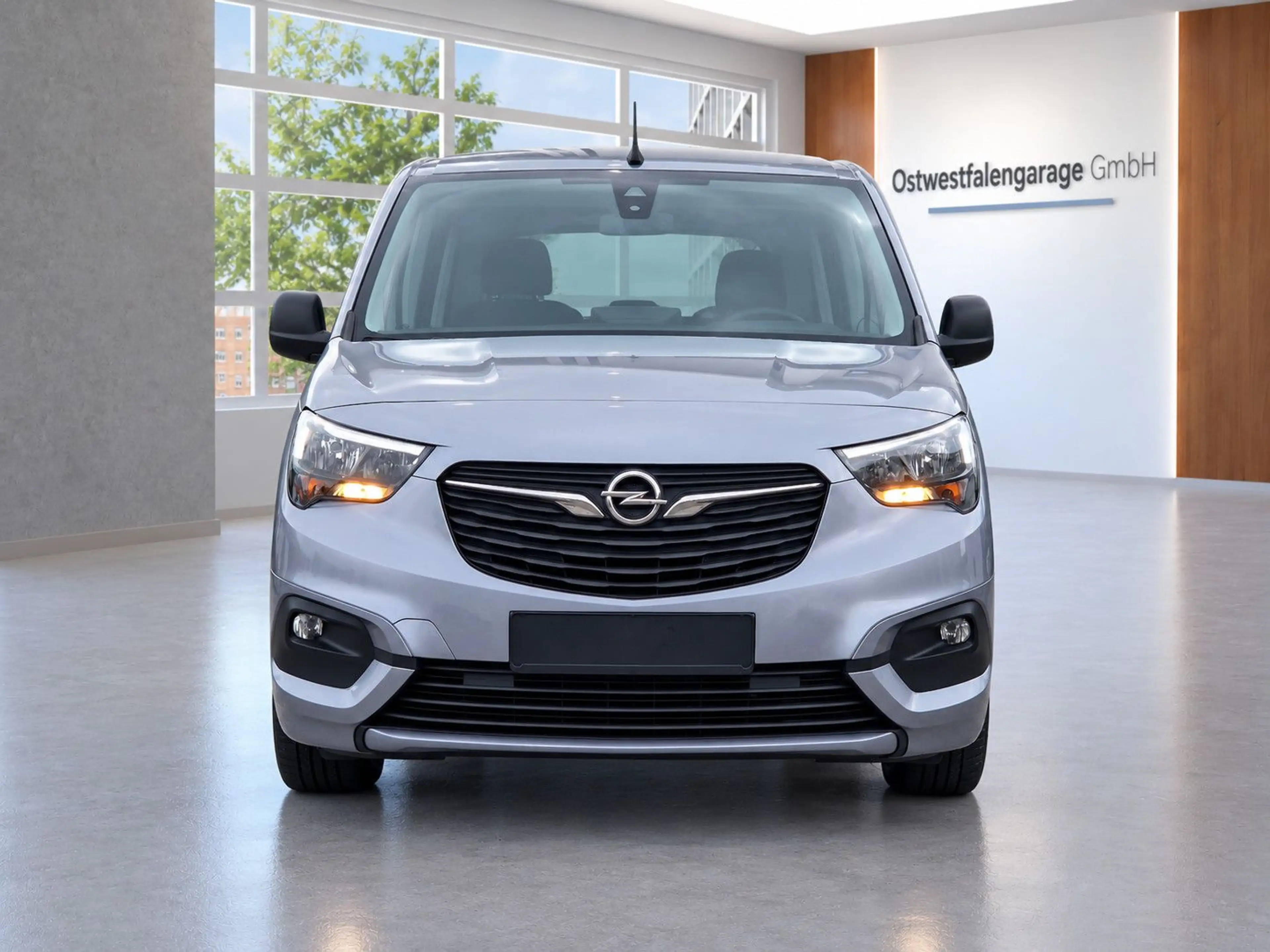 Opel Combo Life E Edition (1. Hand, 5-Sitzer) — photo 2