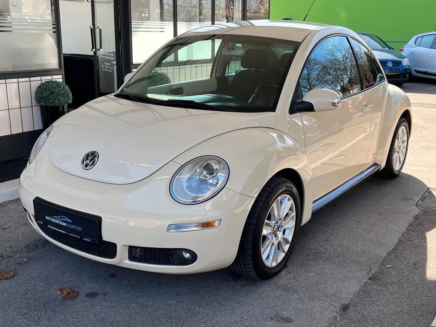 Volkswagen Beetle FACELIFT Limo 2.0l AUTOMATIK/TEMPOMAT/SHZ bež - 1