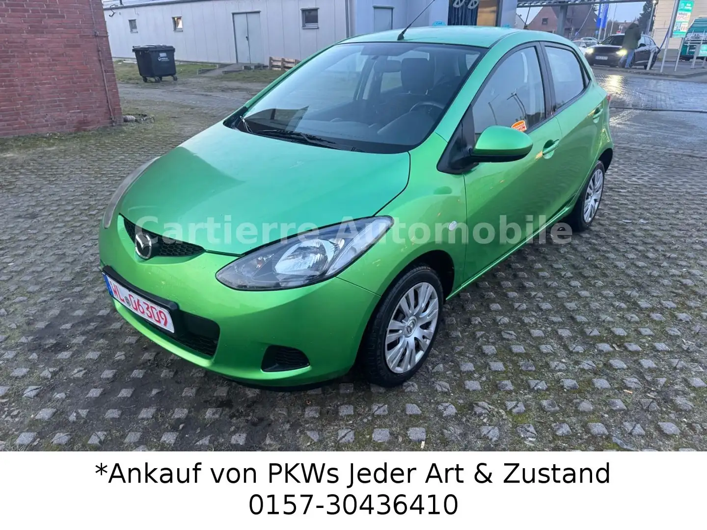 Mazda 2 Lim. 1.5 Independence *1.Hand*Automatik*Klima* Verde - 1