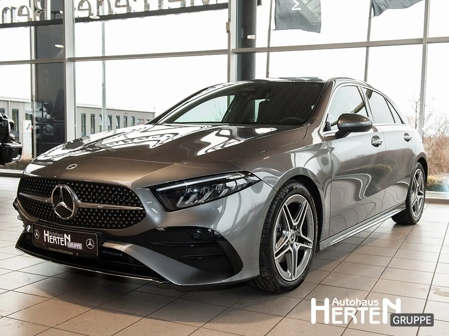 Mercedes-Benz A 200 AMG+KEYLESS+LED+R-KAMERA+18"+AMBIENTE+SHZ Grau - 1