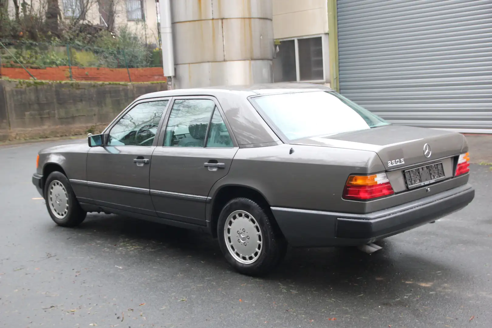 Mercedes-Benz E 260 Autom, Klima, Schiebed. viele Rechnungen Gris - 2