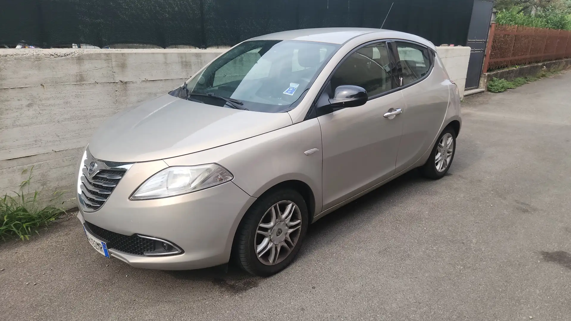 Lancia Ypsilon Ypsilon III 2011 1.3 mjt Silver s Beige - 1