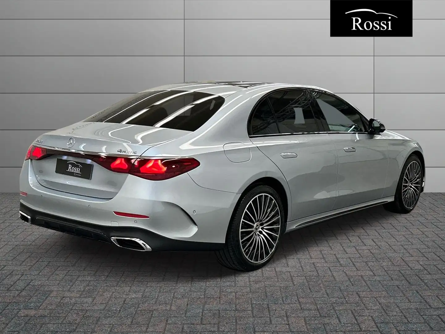 Mercedes-Benz E 220 d 4MATIC Zilver - 2