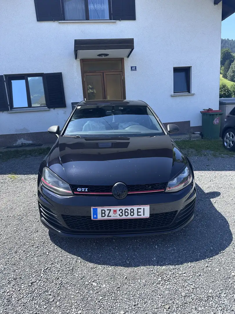 Volkswagen Golf GTI 2,0 TSI DSG Performance - 1