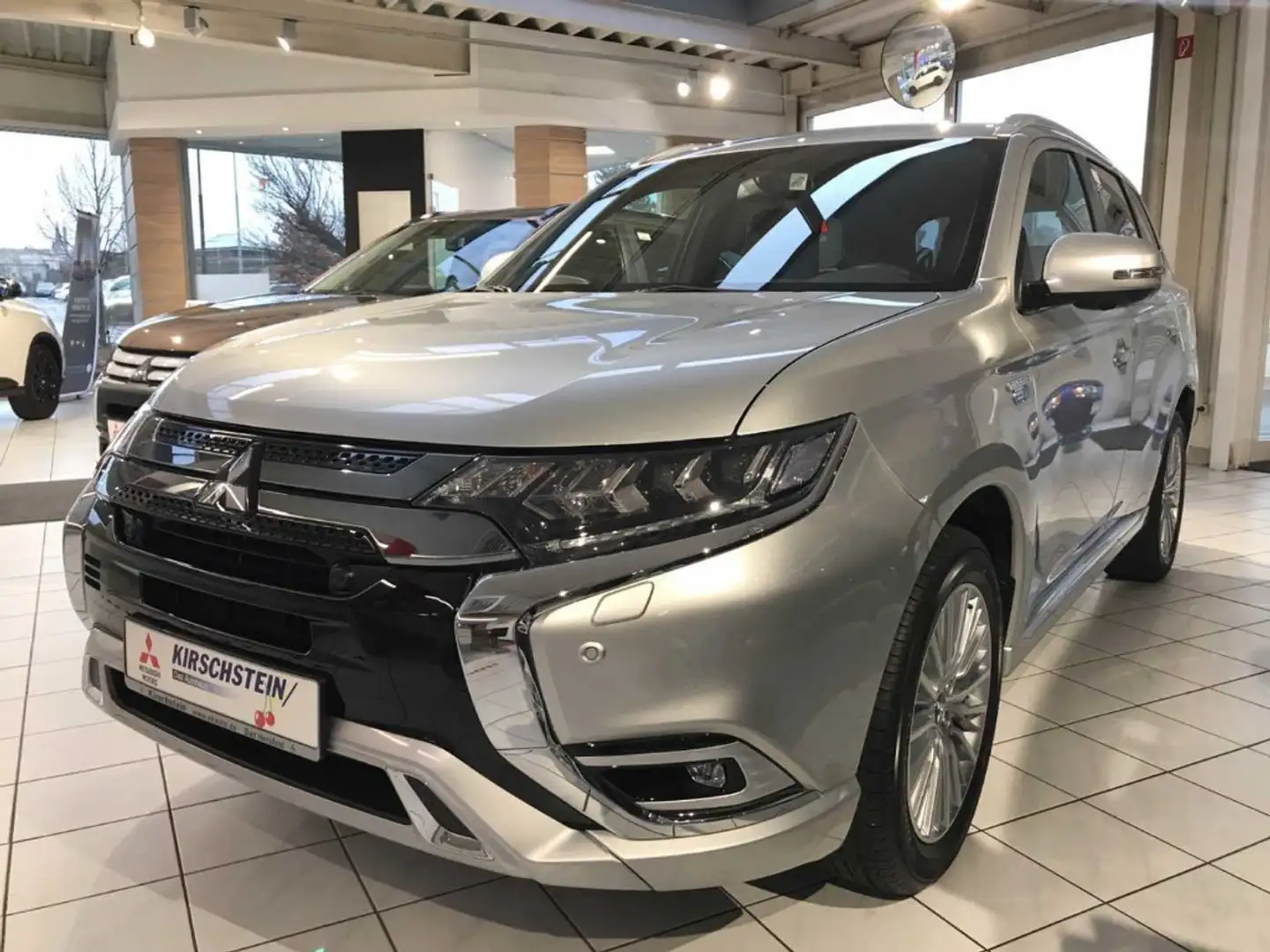 Mitsubishi Outlander Plus Spirit 360Kamera Totwinkel Silber - 1