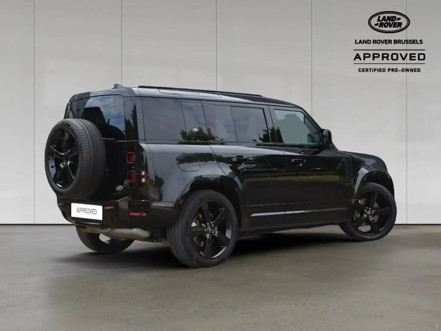 Land Rover Defender 110 D250 X-Dynamic SE 7SEATS 2 YEARS WARRANTY Noir - 2