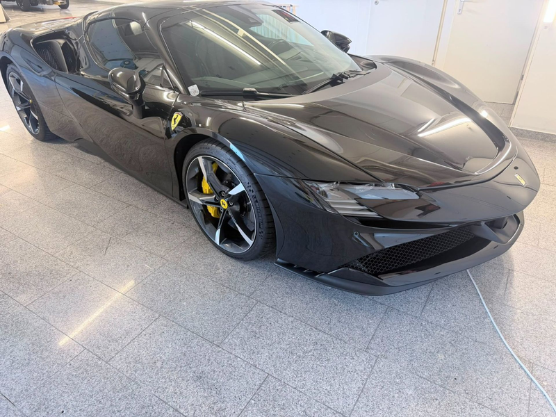 Ferrari SF90 Spider *