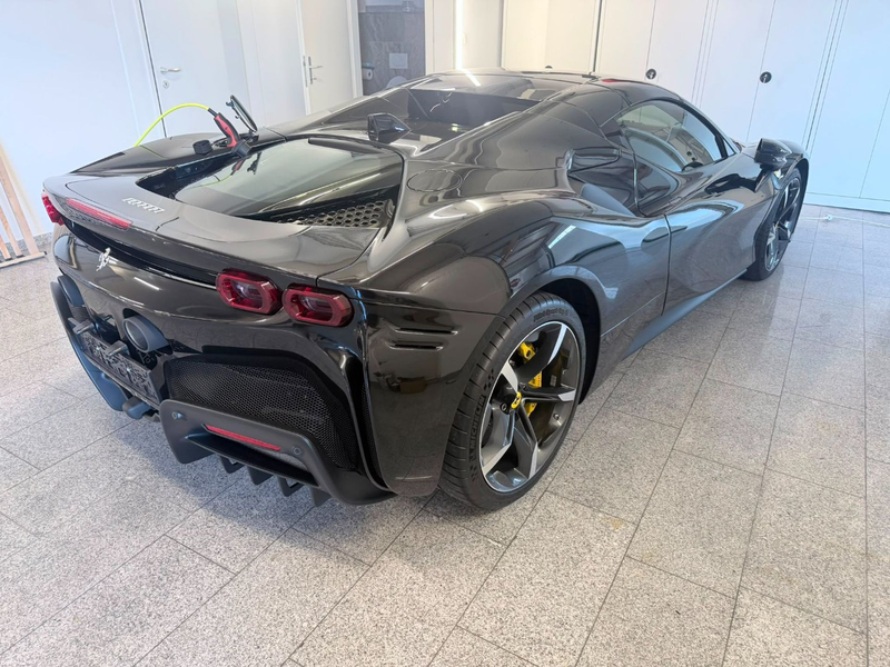 Ferrari SF90 Spider * — photo 3