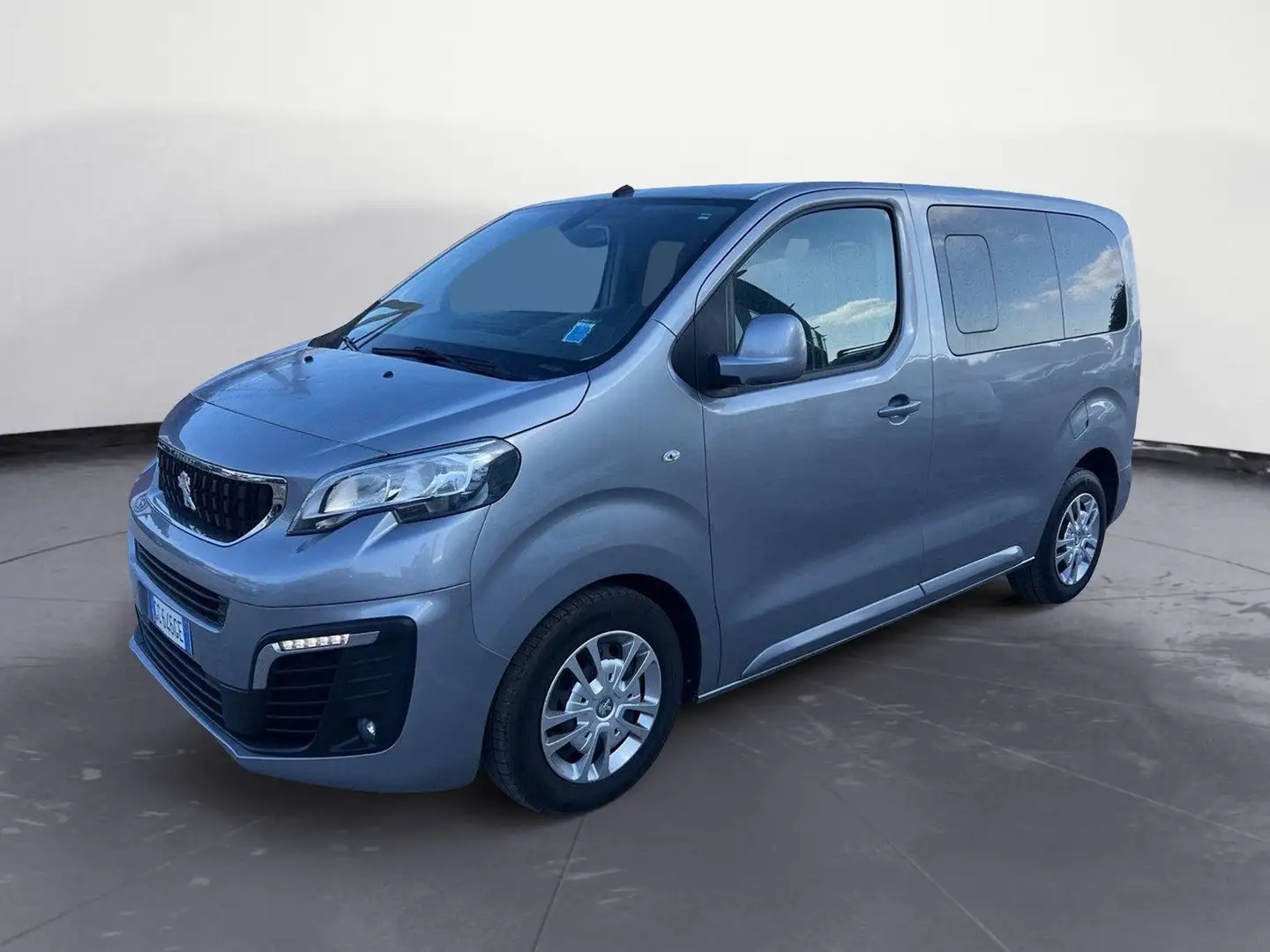 Peugeot Traveller BlueHDi 100 S&S Compact Business Grigio - 1