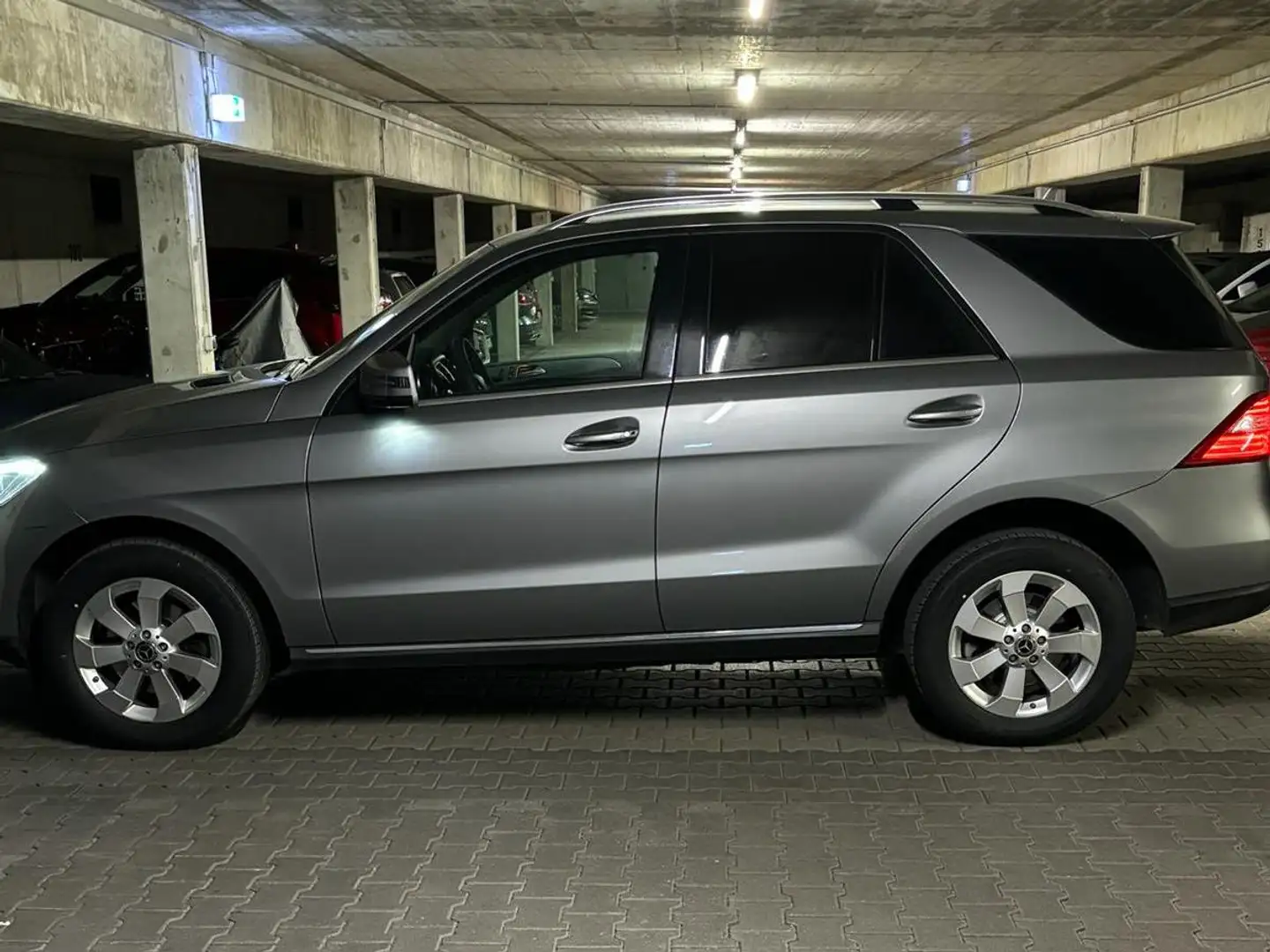 Mercedes-Benz ML 350 ML 350 BlueTEC 4MATIC 7G-TRONIC Gri - 1