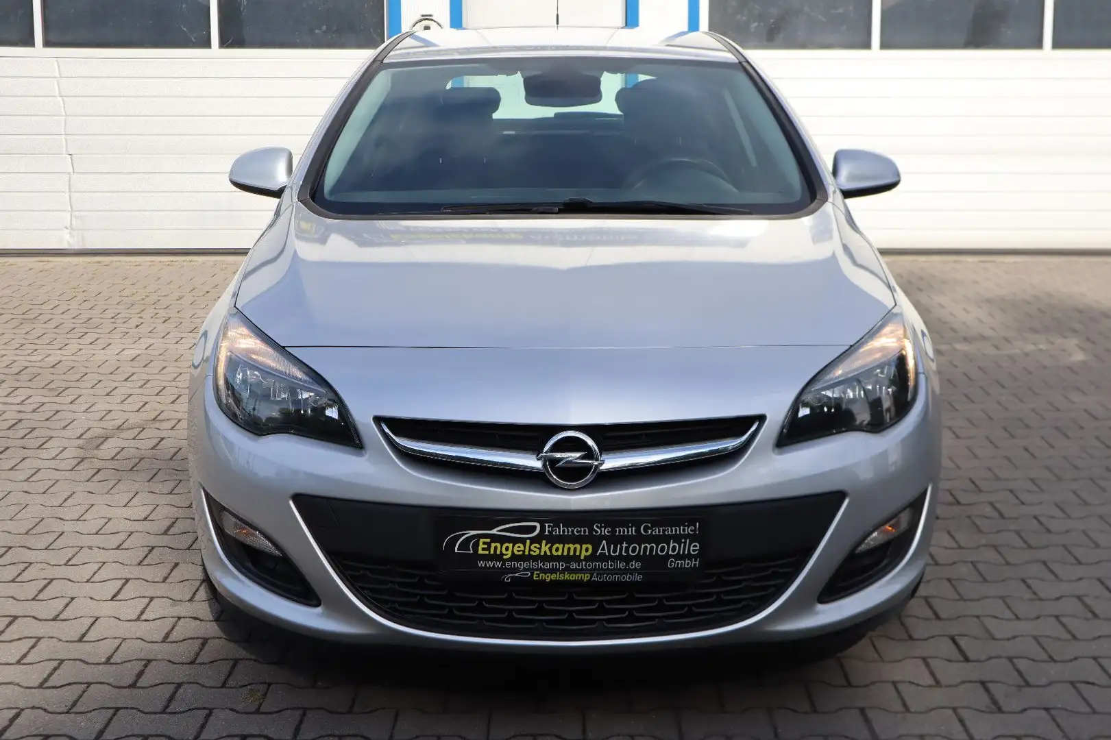 Opel Astra J 1.6 Lim. Selection/MFL/SCHECKHEFT/1.HD Silber - 2