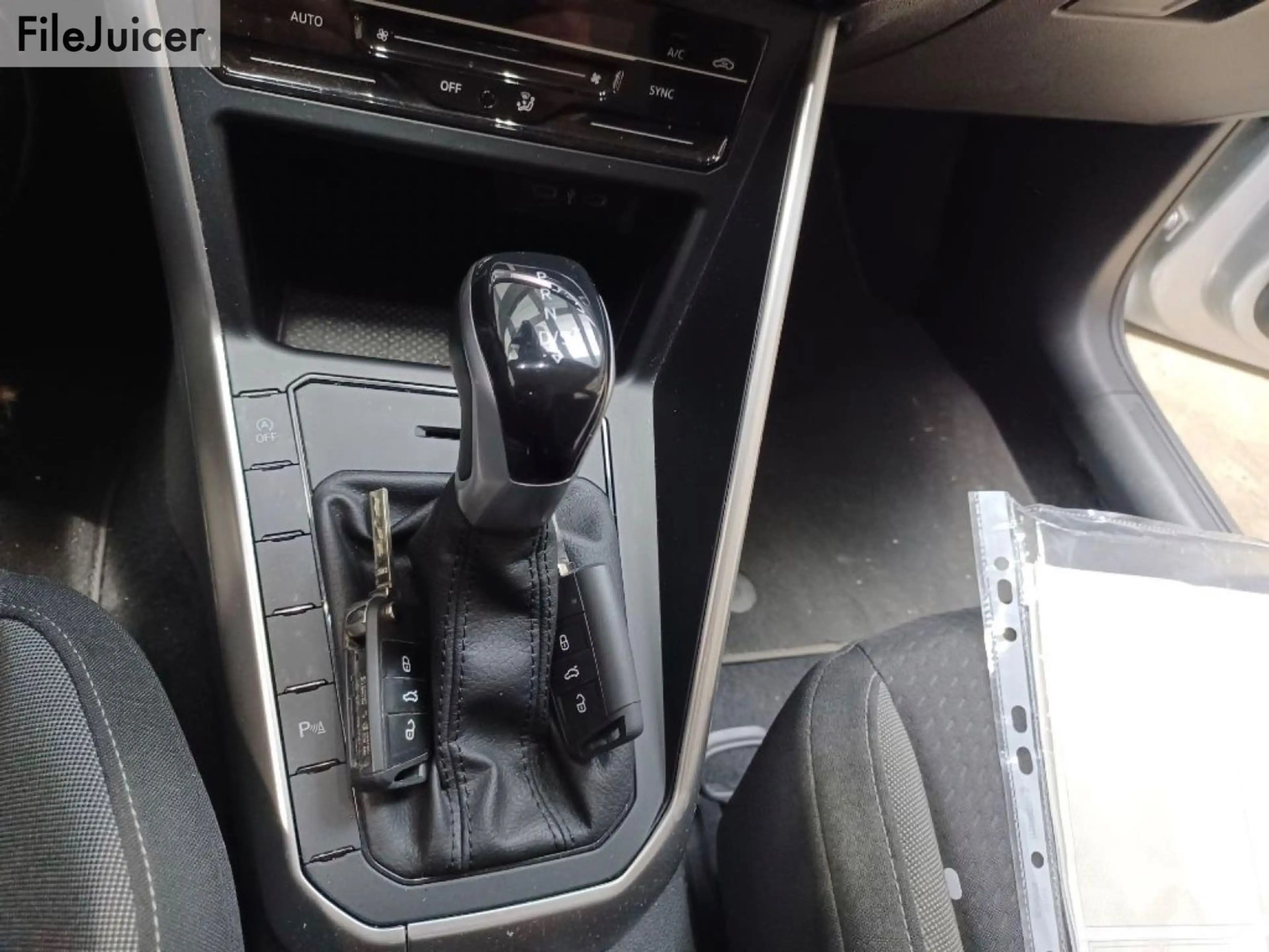 Volkswagen Taigo Life DSG|LED|ALU|DAB|ACC|CARPLAY|1.HAND — photo 15