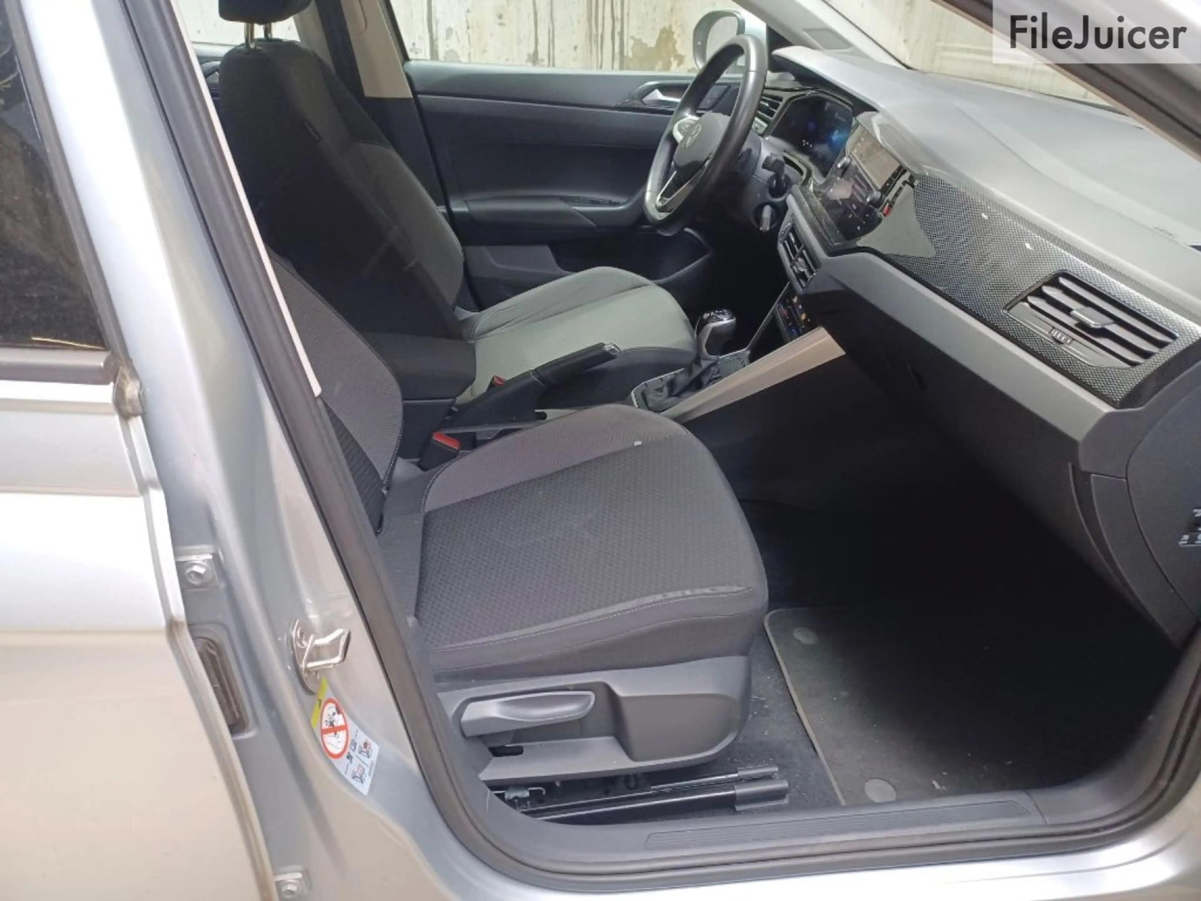 Volkswagen Taigo Life DSG|LED|ALU|DAB|ACC|CARPLAY|1.HAND — photo 4