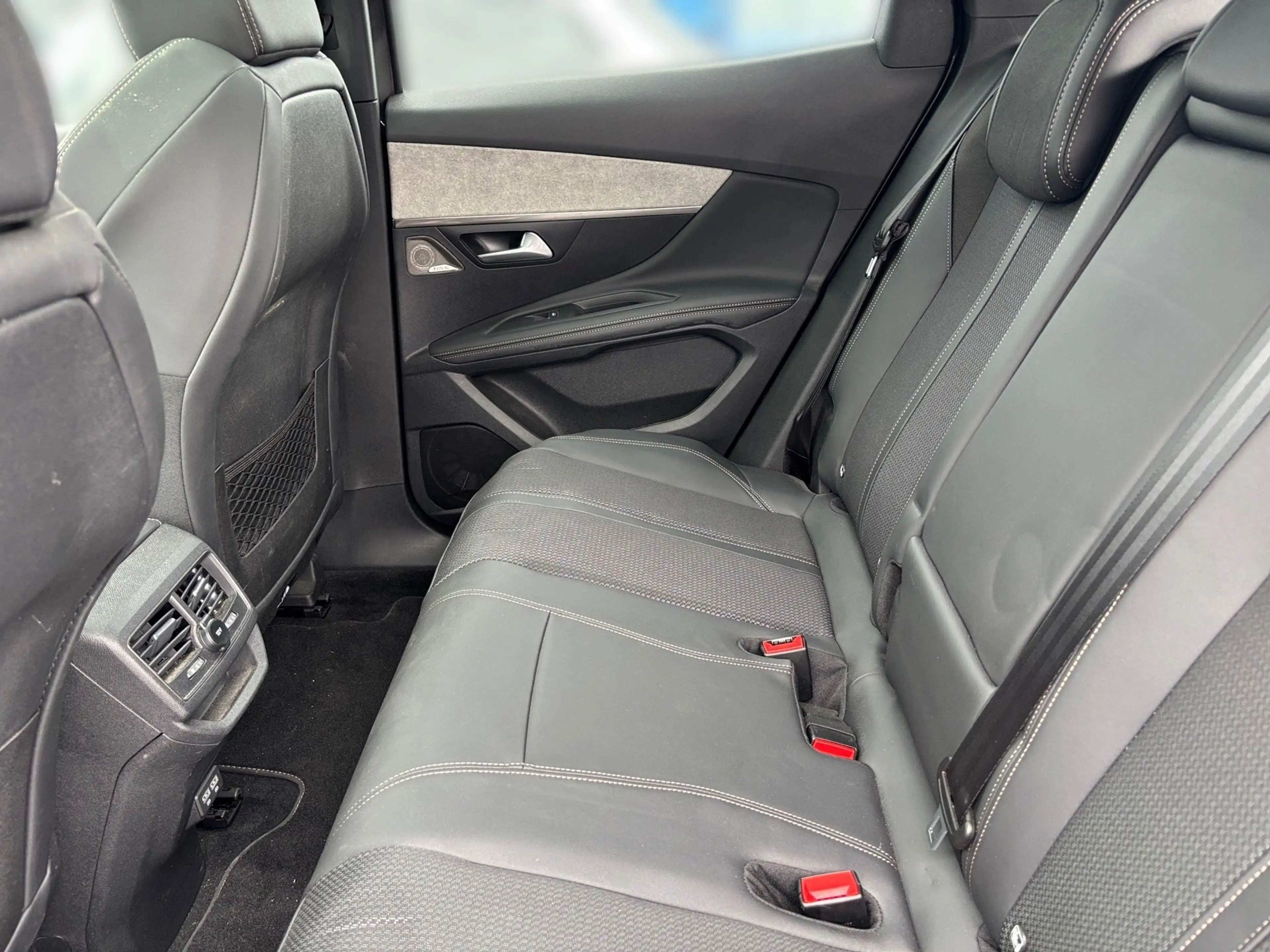 Peugeot Others 3008 Hybrid 225 (Plug-In) e-EAT8 GT ACC Pano Navi — photo 8