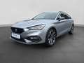 SEAT Leon Sportstourer 2.0 TDI FR LM18 NAVI AHK LEDER Silber - thumbnail 2