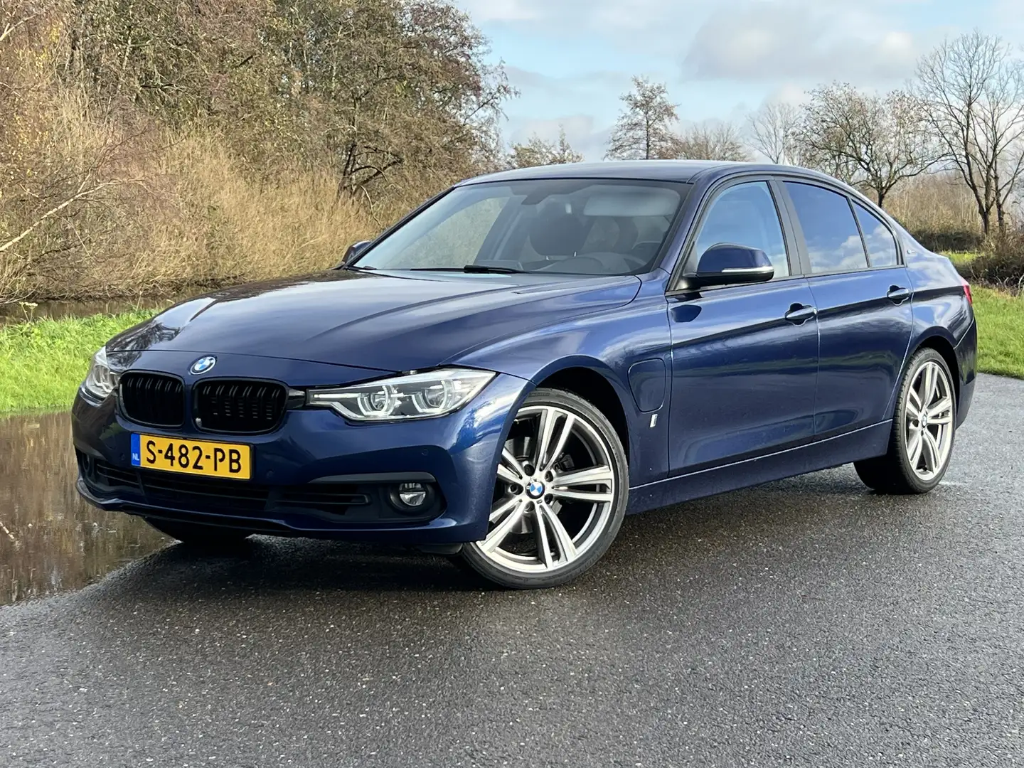 BMW 330 e 252 PK 19 Inch Goed onderhouden Blauw - 1
