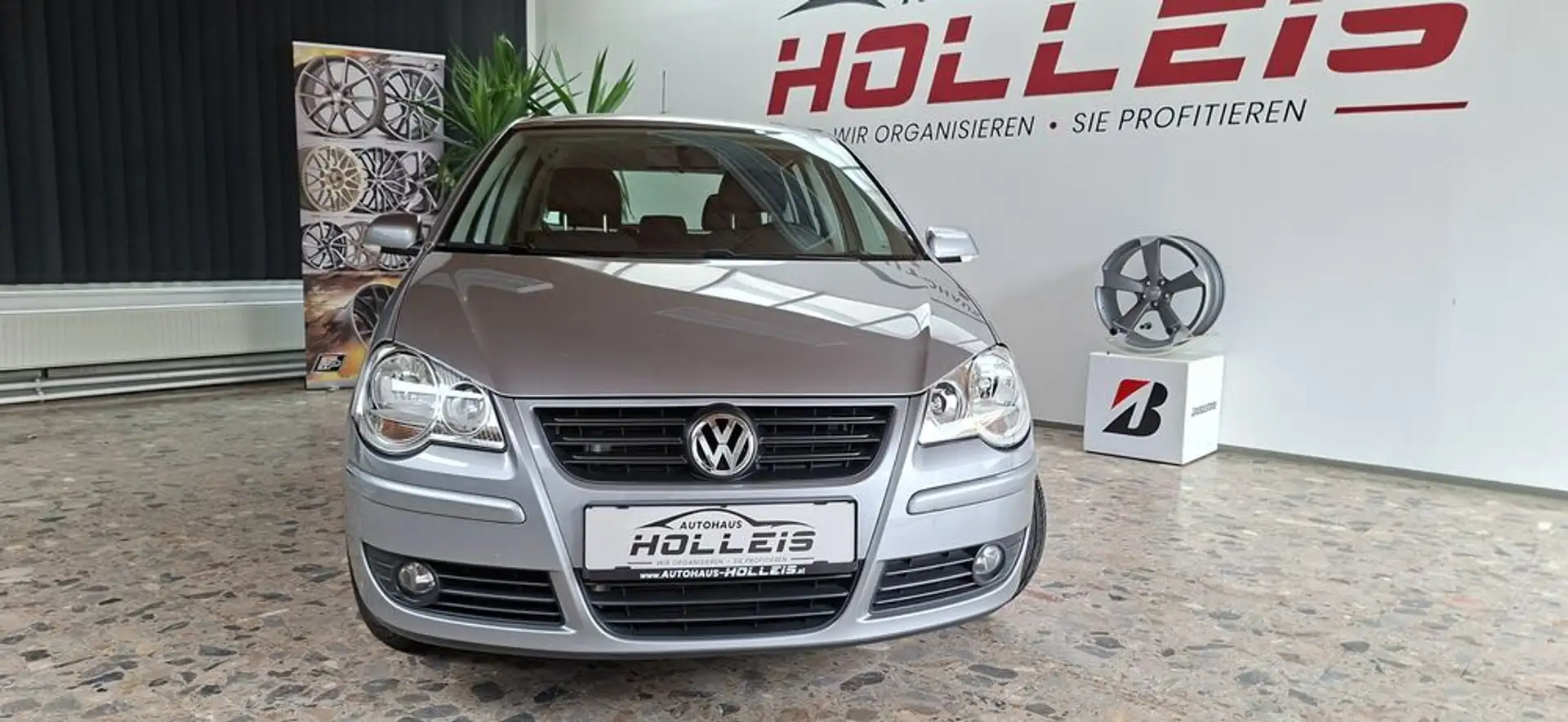 Volkswagen Polo Cool Family Nur 80.000 KM Gefahren Silber - 2