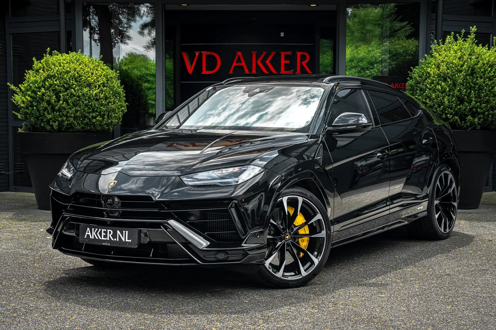 Lamborghini Urus S (666 pk) Panoramadak | 23 Inch | Multimedia Acht Zwart - 1