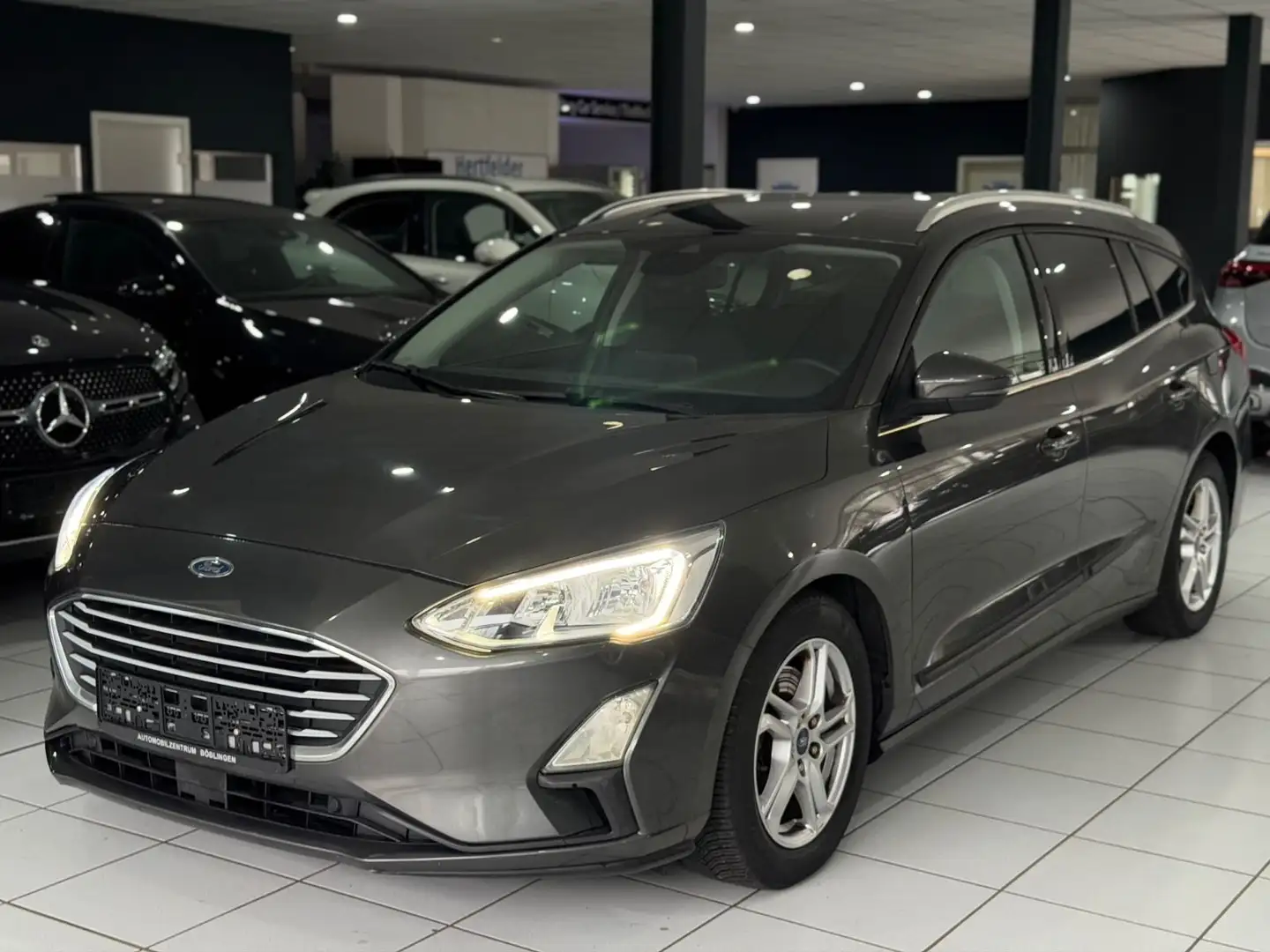 Ford Focus Turnier Cool&Connect*AHK*CARPLAY*NAVI*PARK Gris - 1