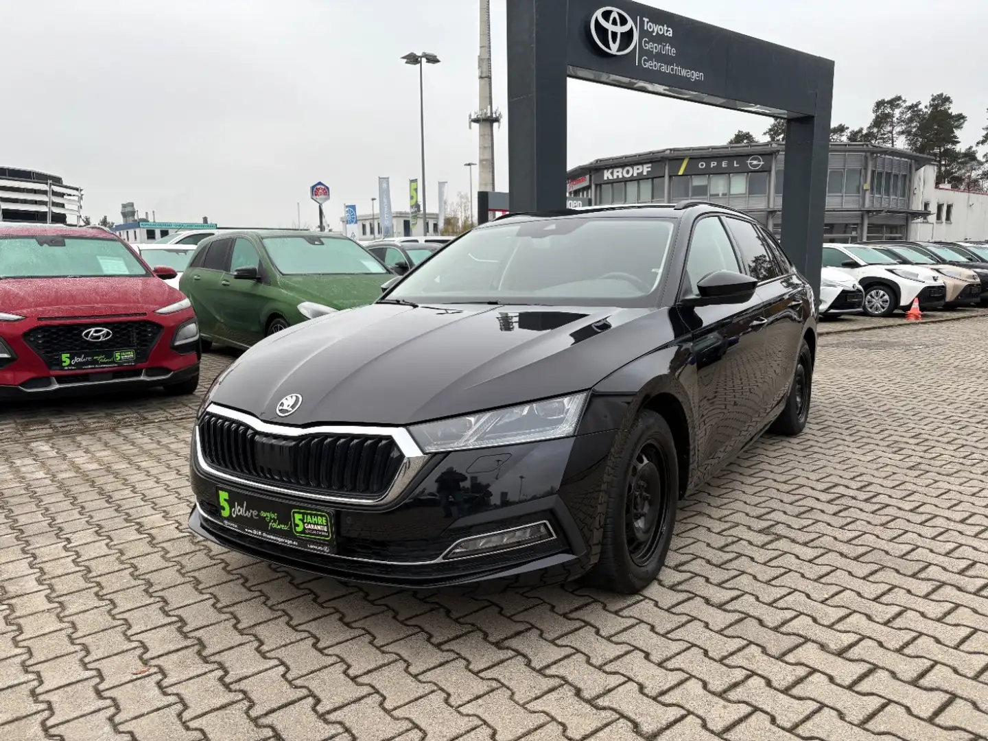 Skoda Octavia Combi 1.5 TSI ACT First Edition LED, Navi Schwarz - 2