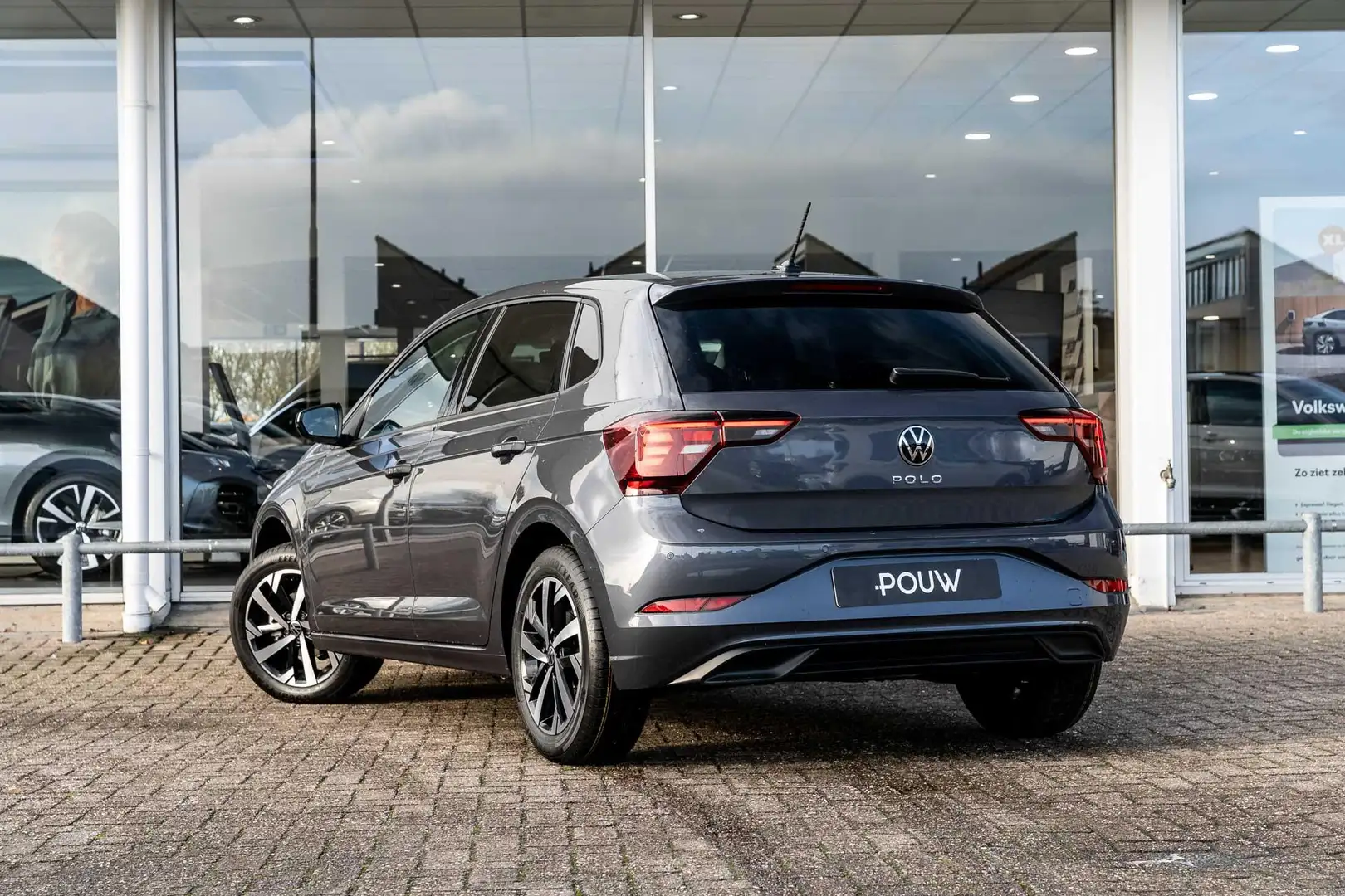 Volkswagen Polo 1.0 TSI 95pk Life Edition | Parkeersensoren | Comf Gris - 2