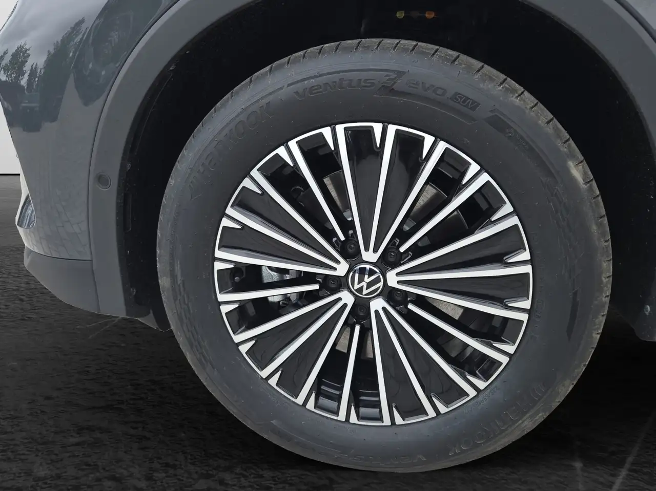 Volkswagen Tiguan 2.0 TSI DSG 4M Elegance 6