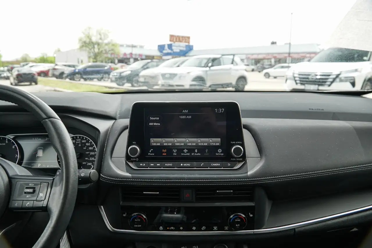 Nissan Rogue снимка Nissan Rogue