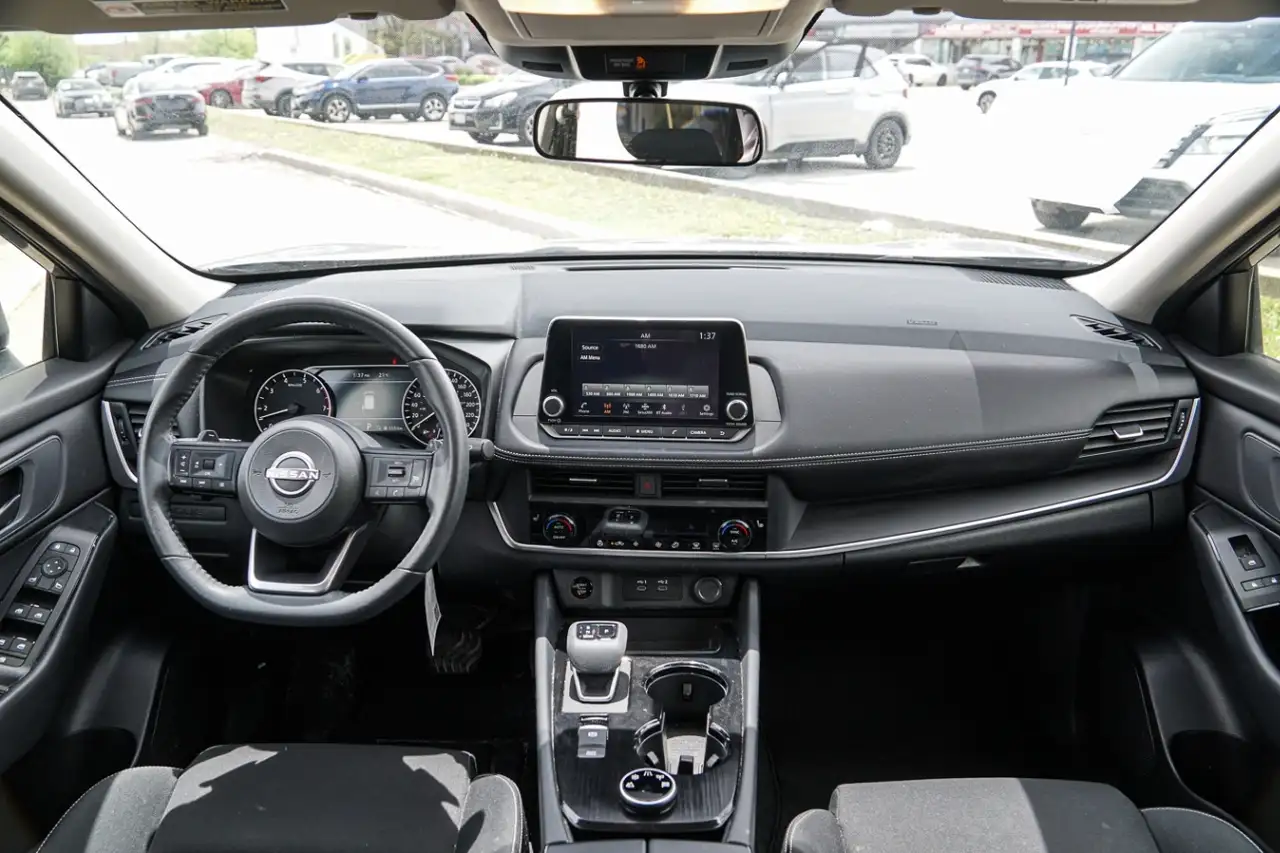 Nissan Rogue снимка Nissan Rogue
